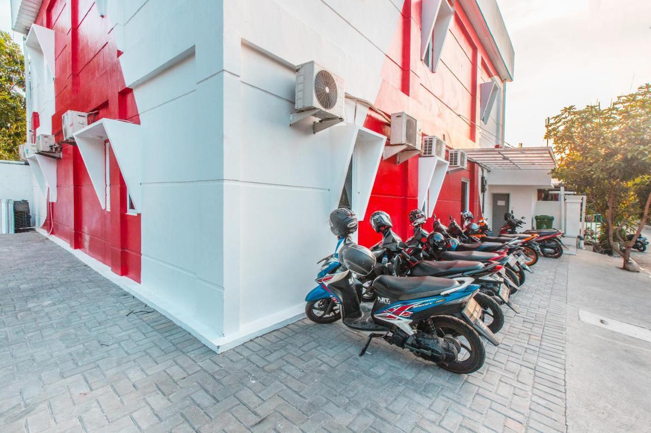 Oyo 907 Wisma Cakung Jakarta Exterior photo